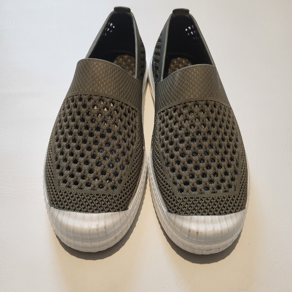 Layer 8 womens olive army green waterproof rubber slip on shoes size 9 NWOT - Picture 3 of 7